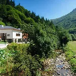 Rural Montanas De Pumar 호텔 Besullo