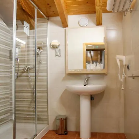 Rural Montanas De Pumar Hotel Besullo