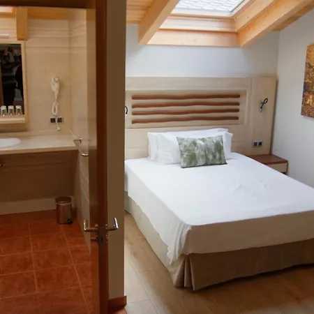 Hotel Rural Montanas De Pumar