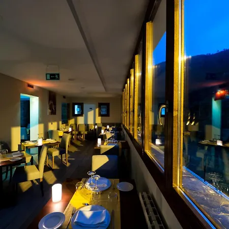 Rural Montanas De Pumar 4* Besullo