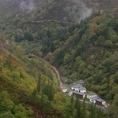 Rural Montanas De Pumar 4*