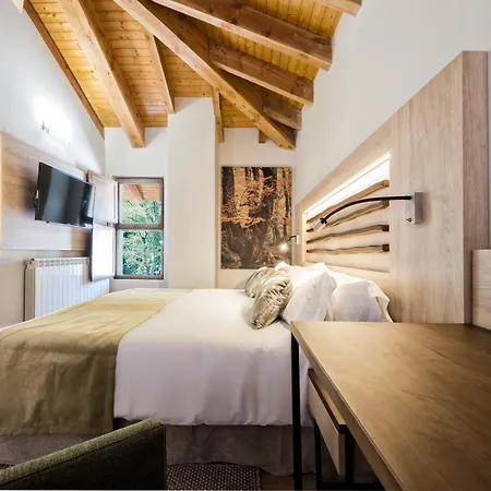 Rural Montanas De Pumar 4* Besullo