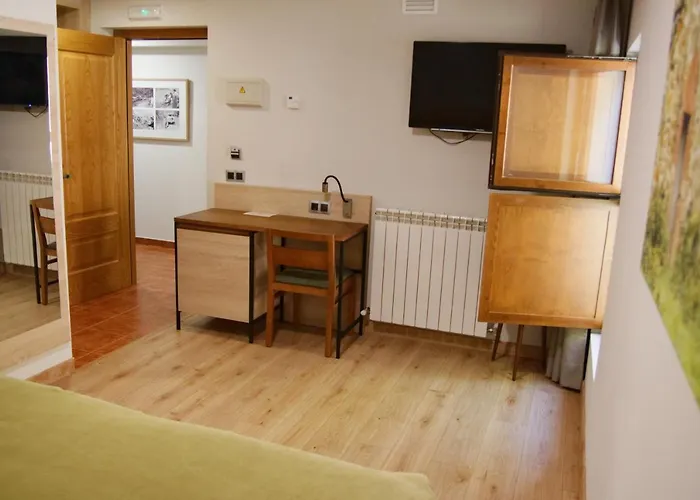 Rural Montanas De Pumar 4*