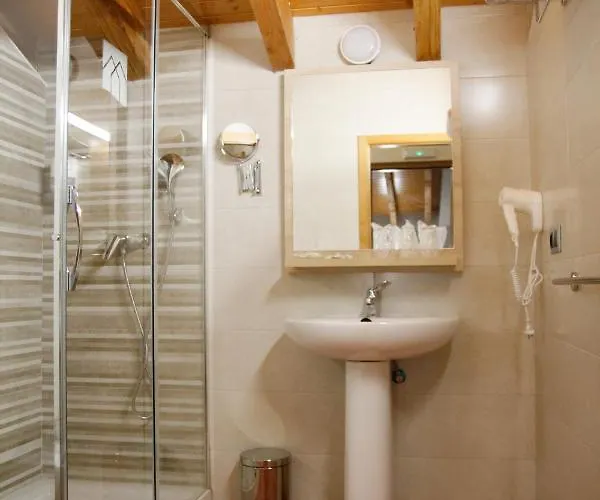 Rural Montanas De Pumar Hotel Besullo