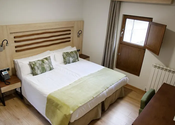 Rural Montanas De Pumar 4* Besullo