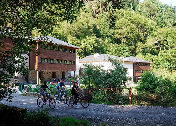 Rural Montanas De Pumar 4*