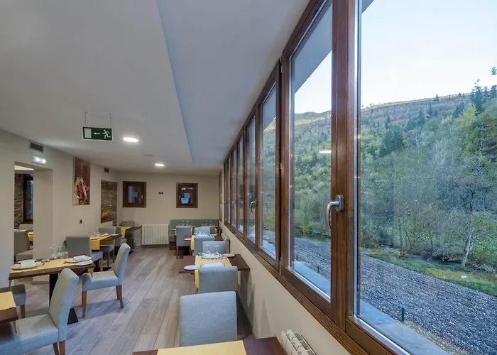 Rural Montanas De Pumar Hotel